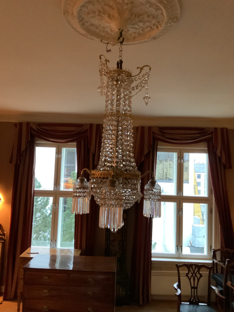 Jugend prismelysekrone, 1800-tallets første del