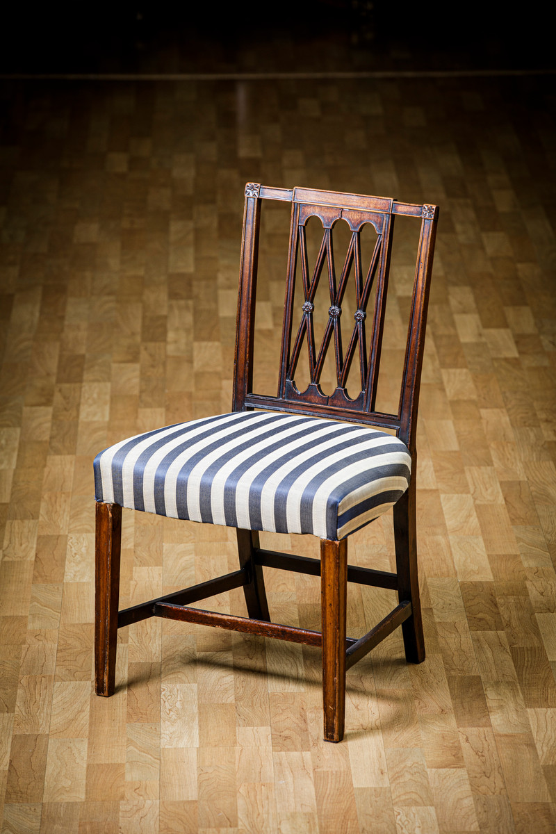 8 Georg III Sheraton-stoler, England