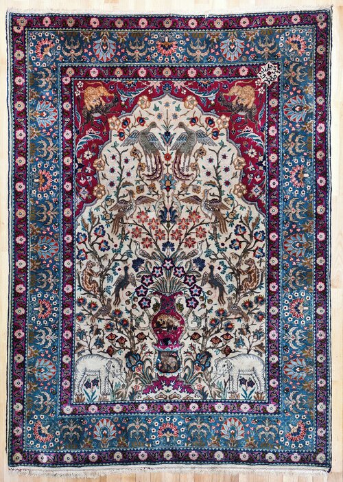 Pictorial rug: Tabriz