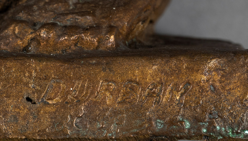 Durban, Arne (1912-1993), Sittende pike