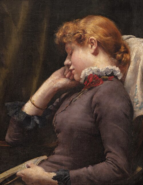 Hvilende kvinne med bok