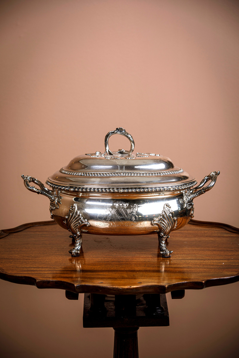 Georg II sølvterrin med lokk