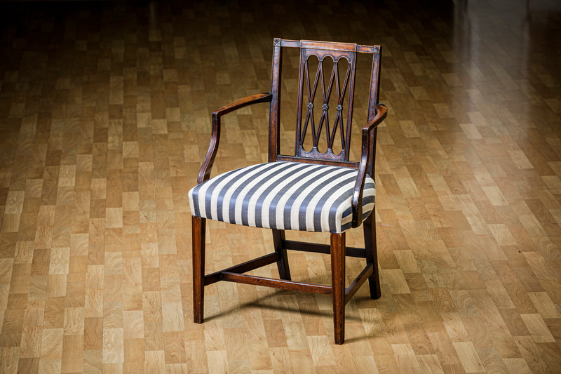 8 Georg III Sheraton-stoler, England